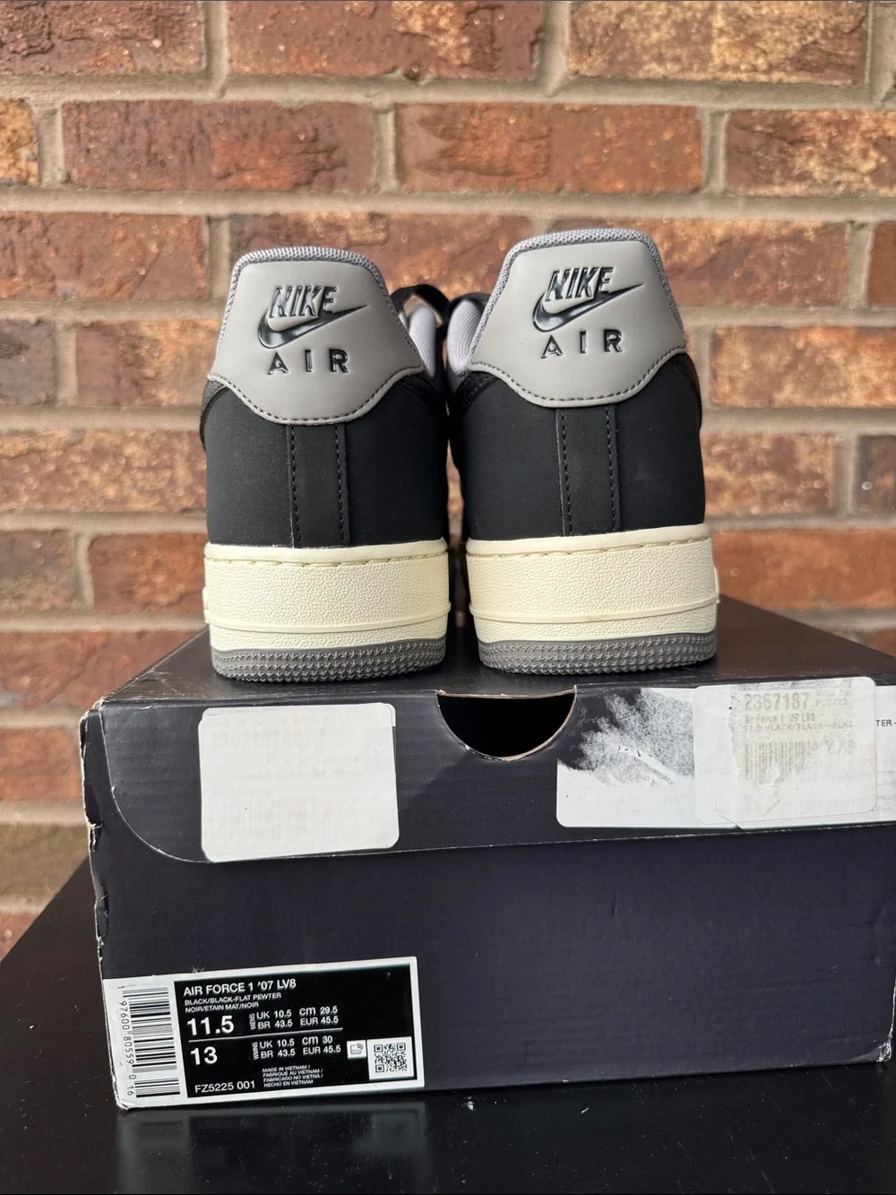 NIKE. Air Force 1 ‘07 LV8